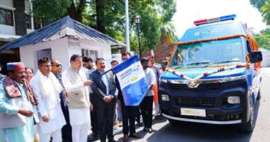 सीएम धामी ने चार अत्याधुनिक एंबुलेंस का किया फ्लैग ऑफ, चम्पावत समेत चार पहाड़ी जिलों में देंगी सेवाएं