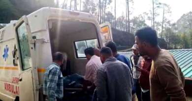 उत्तराखंड में भीषण सड़क हादसा, गहरी खाई में गिरा वाहन, 3 लोगों की मौके पर दर्दनाक मौत