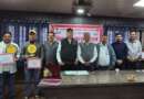 चम्पावत: विश्व रेडक्रॉस दिवस पर मानव सेवा का संदेश, जिला चिकित्सालय में सम्मानित हुई ब्लड बैंक टीम
