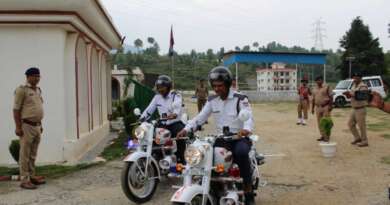 चम्पावत में सुरक्षित यातायात के लिए पुलिस को मिले नए संसाधन, एसपी ने दिखाई हरी झंडी