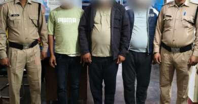 लोहाघाट के जूते की माला कांड में पुलिस ने तीन और फरार अभियुक्त दबोचे, एक की तलाश जारी