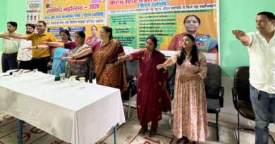 चम्पावत में वृहद् स्वच्छता अभियान: नगर पालिका सभागार में संगोष्ठी का आयोजन, लाभार्थियों को दिलाई स्वच्छता शपथ