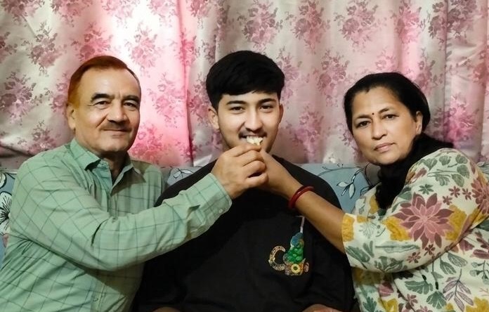 चम्पावत : धूरा बयाला के तरुण बोहरा ने रचा इतिहास, एनडीए में चयन से क्षेत्र में खुशी की लहर