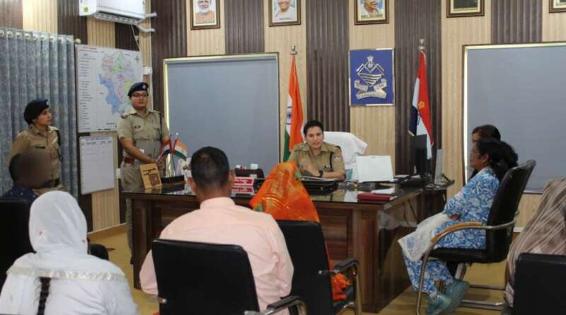 चम्पावत पुलिस के ऐच्छिक ब्यूरो में पारिवारिक विवाद की सुनवाई, नहीं बन सकी आपसी सहमति
