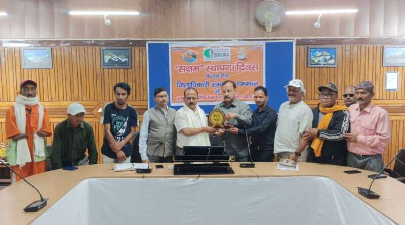 चम्पावत में मनाया गया सक्षम स्थापना दिवस, दिव्यांगजनों के अधिकारों और कल्याण पर हुई चर्चा