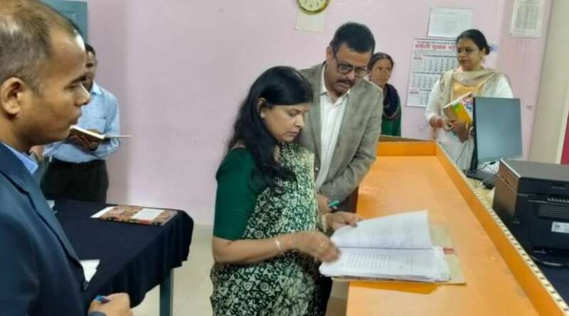 चम्पावत : लंबित मामलों का समयबद्ध एवं संवेदनशीलता के साथ निस्तारण सुनिश्चित करने के निर्देश