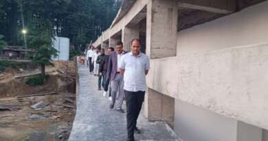 चम्पावत : निर्माण कार्यों में देरी पर डीएम सख्त, सर्किट हाउस व साइंस सेंटर की धीमी प्रगति पर जताई नाराजगी