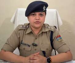टैक्सी चालक के साथ मारपीट और अभद्रता: पुलिस ने लिया वायरल वीडियो का संज्ञान, 4 आरोपियों पर मुकदमा दर्ज