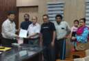 टनकपुर : जलभराव की समस्या से आक्रोशित वार्डवासियों ने एसडीएम को सौंपा ज्ञापन, सड़क निर्माण की जांच की मांग