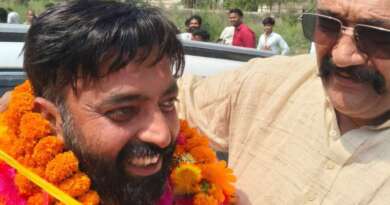 काशीपुर : गढ़ीनेगी नगर पंचायत चुनाव में निर्दलीय प्रत्याशी अभिषेक सुखीजा ने मारी बाजी