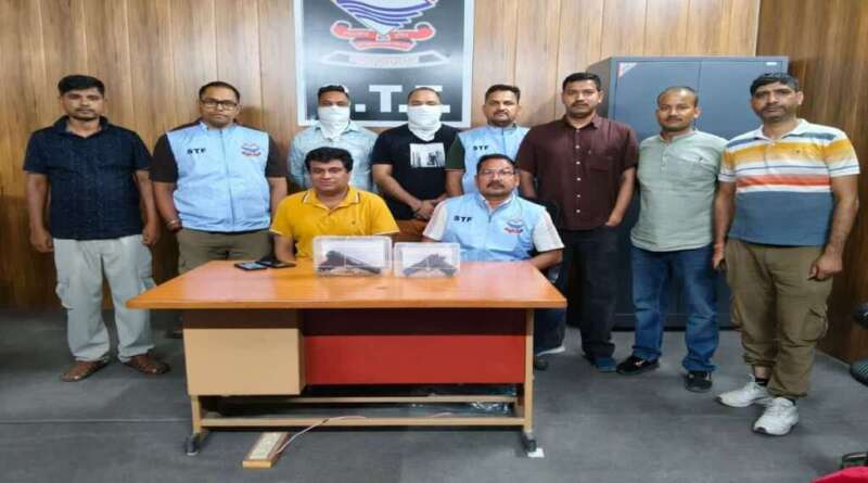 रुद्रपुर फर्जी शस्त्र लाइसेंस नेटवर्क, दो आरोपी गिरफ्तार, सेमी ऑटोमैटिक हथियार बरामद
