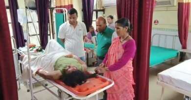 लोहाघाट : भीषण सड़क हादसे में घायल हुए बच्चों व उनकी मां को हल्द्वानी रेफर किया
