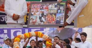 युवा संवाद में मुख्यमंत्री धामी ने युवाओं को दिया सफलता का मंत्र, बोले- युवा शक्ति ही विकसित भारत की सबसे बड़ी ताकत