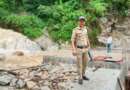 लगातार बारिश के बीच पाटी पुलिस की सतर्कता, उफनते गधेरे पर रोकी आवाजाही, सुरक्षित निकाले लोग