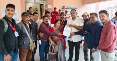 चम्पावत में पत्रकारों से कथित अभद्रता का मामला गरमाया, जिला पत्रकार संगठन ने डीएम को सौंपा ज्ञापन