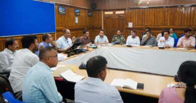 चम्पावत में सड़क सुरक्षा पर सख्त हुए डीएम, मानसून में सड़कें हर हाल में रखें सुचारु; ओवरस्पीड-ओवरलोडिंग पर कार्रवाई के निर्देश