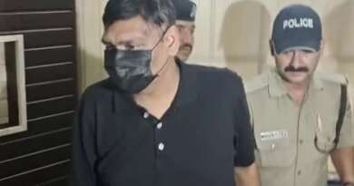 देहरादून में फर्जी IPS गिरफ्तार: रिटायर्ड अधिकारी के बेटे ने वर्दी और फर्जी आईडी के दम पर लाखों की ठगी की
