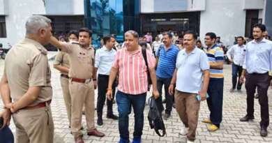 सितारगंज तहसील में रिश्वतखोरी प्रकरण का हाई-वोल्टेज ड्रामा, 20 घंटे बाद विजिलेंस ने दो कर्मचारियों को किया रिहा
