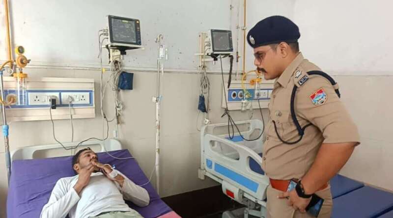 गौकशी मामले का फरार आरोपी पुलिस मुठभेड़ में गिरफ्तार, पैर में लगी गोली; SSP के सामने हाथ जोड़कर गिड़गिड़ाया