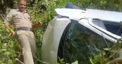 संकट की घड़ी में चम्पावत पुलिस का मानवीय चेहरा, खाई में गिरे घायलों का सुरक्षित पहुंचाया अस्पताल