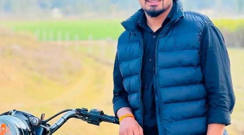 खटीमा : सड़क किनारे रेलिंग से टकराई बाइक, 28 वर्षीय दुकानदार की दर्दनाक मौत; सुबह राहगीरों ने देखा शव