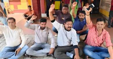लोहाघाट अस्पताल से स्त्री रोग विशेषज्ञ का तबादला, भड़की विकास संघर्ष समिति; आंदोलन और भूख हड़ताल की चेतावनी