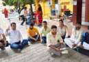 लोहाघाट अस्पताल में डॉक्टरों के तबादले से भड़का जनाक्रोश, स्वास्थ्य सेवाएं बचाने को अनिश्चितकालीन आंदोलन शुरू