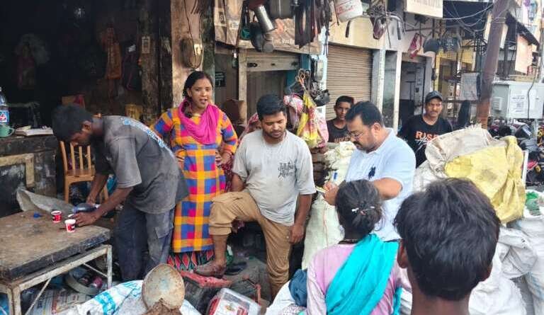 टनकपुर में स्वच्छता और अतिक्रमण के खिलाफ पालिका का अभियान, 3,500 रुपये जुर्माना वसूला