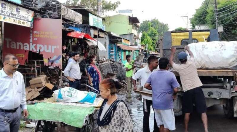 टनकपुर में नगर पालिका का अतिक्रमण और सफाई अभियान, 16 चालान कर ₹5,550 जुर्माना वसूला