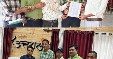 चम्पावत : 391 पदों को क्रियाशील करने और पदोन्नत वेतनमान की मांग, फार्मासिस्ट संघ ने मुख्यमंत्री को भेजा ज्ञापन