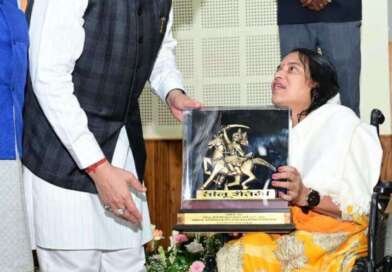 तीलू रौतेली पुरस्कार की राशि बढ़ी, अब मिलेंगे ₹75 हजार; उत्तराखंड की 13 महिलाओं को मिला सम्मान