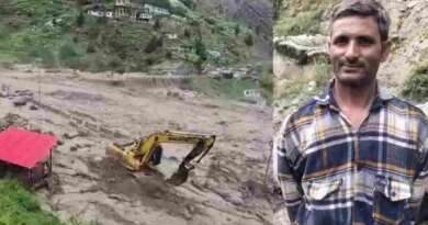 चमोली में जलसैलाब के बीच फंसी पोकलेन मशीन के चालक की सूझबूझ से बची जान