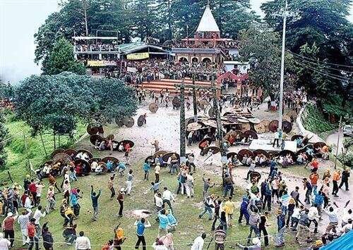 देवीधुरा में 23 अगस्त से शुरू होगा ऐतिहासिक बग्वाल मेला, डीएम ने व्यवस्थाएं दुरुस्त करने के दिए निर्देश