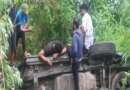 नैनीताल में दीवार से टकराकर गहरी खाई में गिरी पर्यटकों से भरी गाड़ी, मच गई चीख-पुकार