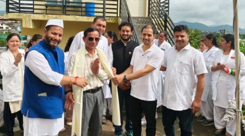 स्वतंत्रता दिवस पर व्यापार संघ ने चिकित्सकों एवं स्वास्थ्यकर्मियों को सम्मानित कर बढ़ाया हौसला