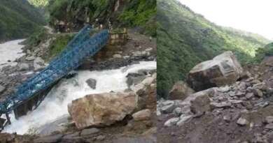 धारचूला में भारी बारिश का कहर, बोल्डर गिरने से BRO का कुलागाड़ वैली ब्रिज ध्वस्त