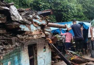 उत्तराखंड में मलबा आने से ढहा मकान: जिंदा दफन हो गए दो साल के बच्चे समेत तीन लोग, मातम