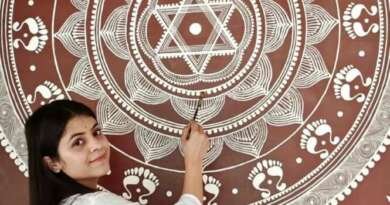 चम्पावत की ऐंपण कला की दिल्ली में दस्तक, अपर्णा पनेरु ने तैयार किया भव्य वॉल म्यूरल
