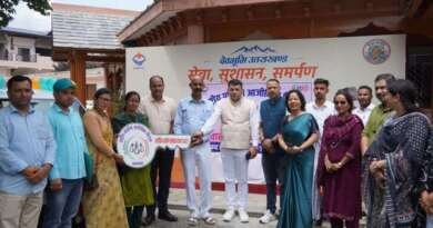 चम्पावत में महिलाओं को मिली स्वरोजगार की नई राह, AGEY योजना के तहत सौंपे वाहन