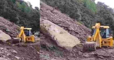 उत्तराखंड में पहाड़ी से गिरे बोल्डर की चपेट में आया मशीन ऑपरेटर, मौत