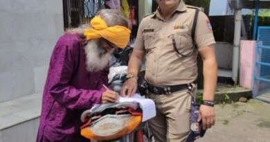 टनकपुर में धार्मिक स्थलों पर लाउडस्पीकर को लेकर पुलिस की कार्रवाई, जिम्मेदारों को नोटिस