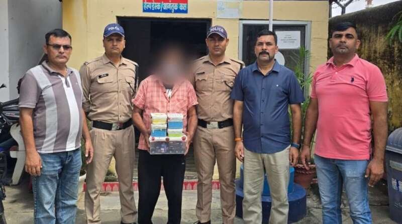 बनबसा में दुकान की आड़ में नशीली दवाइयों का कारोबार, SOG ने आरोपी को दबोचा