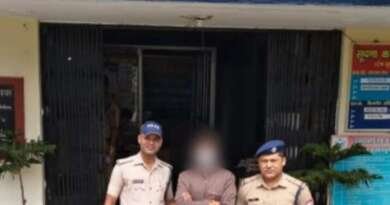 शराब के नशे में बोलेरो चलाता पकड़ा गया चालक, वाहन सीज