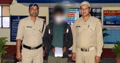 लोहाघाट में शराब तस्करी पर पुलिस का शिकंजा, 96 पाउच माल्टा शराब बरामद