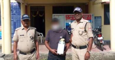 रीठा में मेला चौक पर चरस की खेप के साथ तस्कर गिरफ्तार