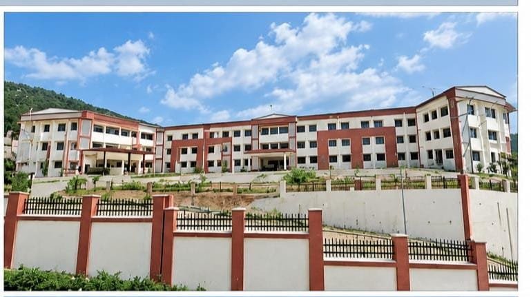 37.19 करोड़ की लागत से बन रहा केंद्रीय विद्यालय लोहाघाट, निर्माण अंतिम चरण में