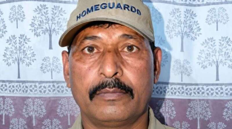 ड्यूटी पर तैनात होमगार्ड की डंपर की टक्कर से मौत, चालक फरार