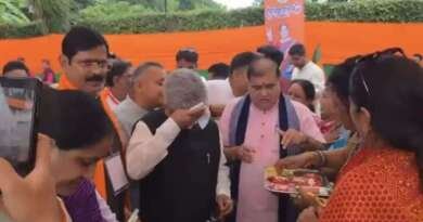 टीका विवाद को लेकर फिर घिरे दुष्यंत गौतम, कांग्रेस ने साधा निशाना, सनातन के अपमान का लगाया आरोप