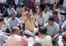 अपने ही मंत्री के खिलाफ सड़क पर उतरे भाजपा कार्यकर्ता, खजान दास के आवास पर धरना