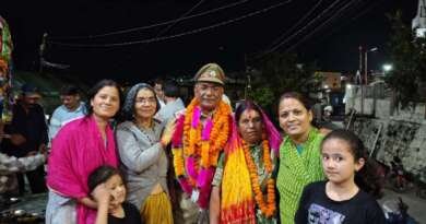 चम्पावत : 42 साल की राष्ट्रसेवा के बाद चूड़ामणि जोशी की घर वापसी, गौरल गेट पर गूंजा ‘भारत माता की जय’